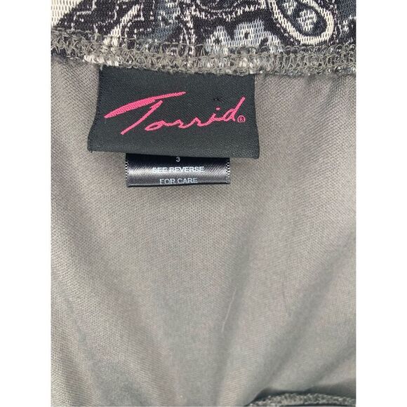 TORRID Size 3 Black and White Embellished Tank Top - Picture 3 of 4